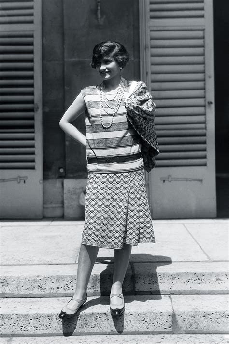 coco chanel 1920s fashion.